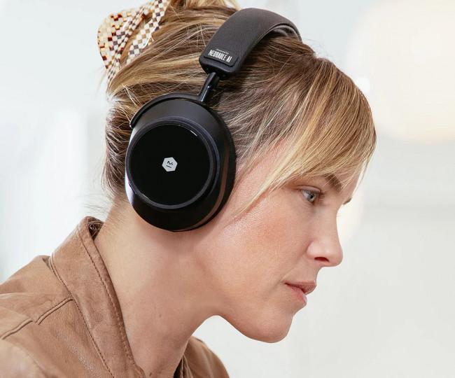 Навушники, що читають концентрацію мозку Neurable MW75 Neuro LT